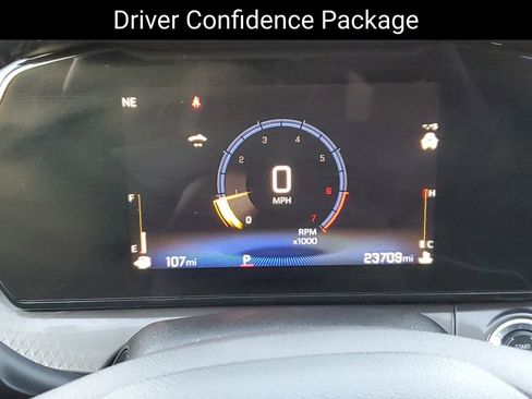 Used 2024 Chevrolet Trax ACTIV w/ Sunroof Package image 12