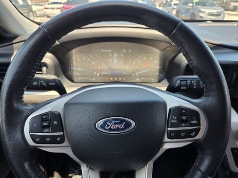 Used 2022 Ford Explorer XLT RWD image 30