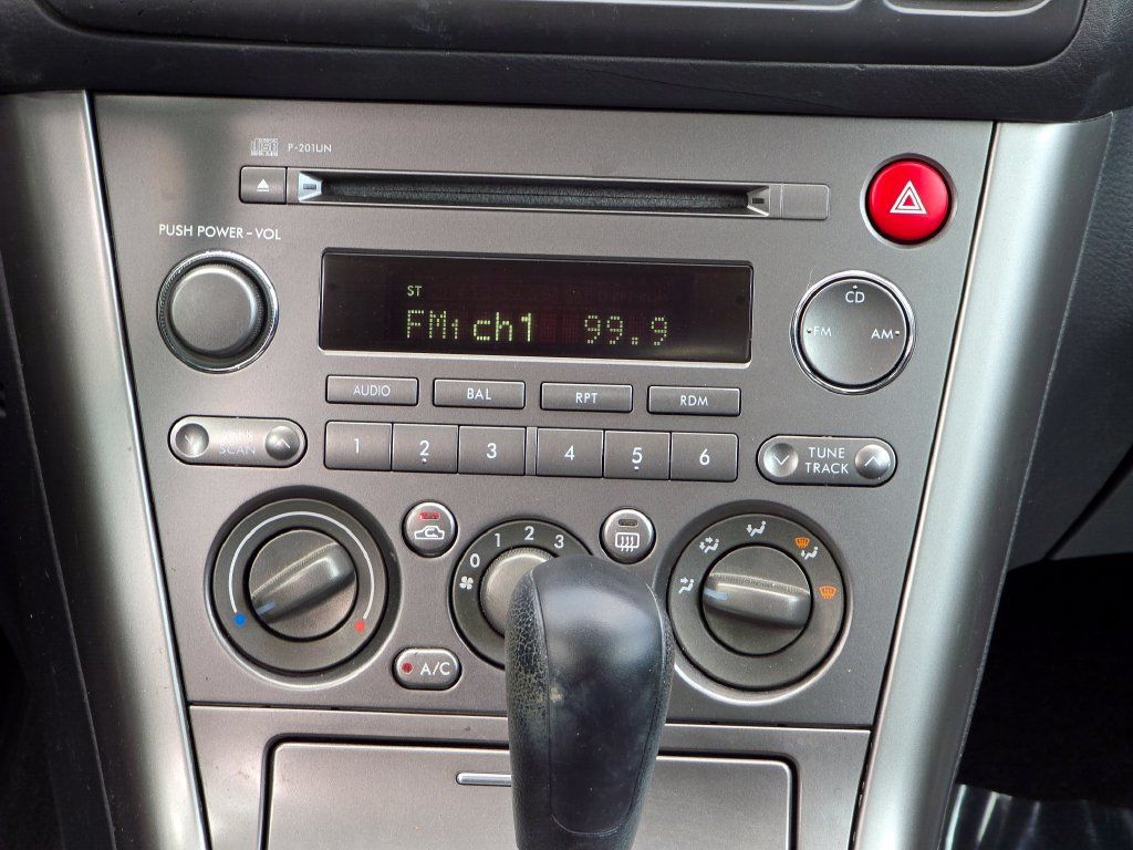 Used 2005 Subaru Legacy 2.5i AWD/4WD image 32