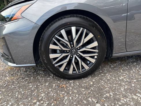 Used 2026 Nissan Altima 2.5 SV FWD image 30
