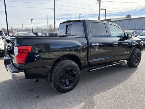 Used 2017 Nissan Titan 4x4 Crew Cab image 5