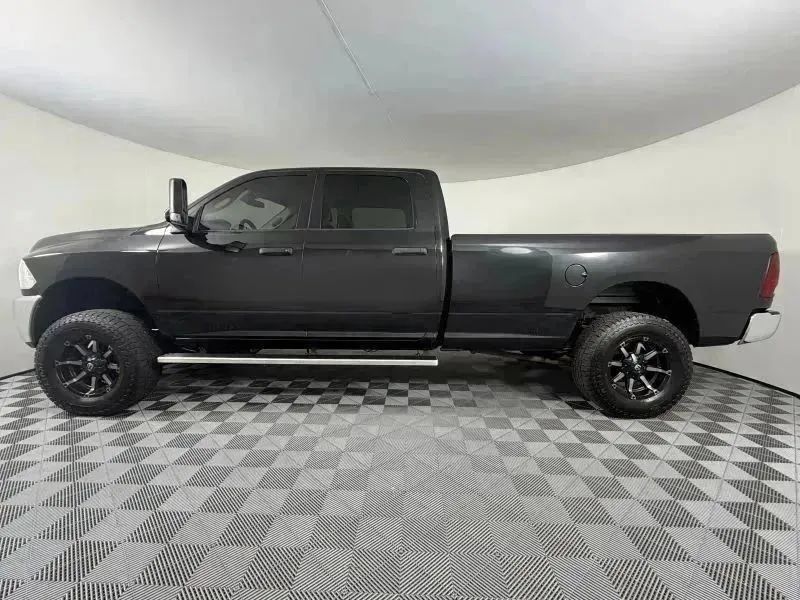 Used 2018 RAM 3500 Tradesman w/ Chrome Appearance Group AWD/4WD image 13
