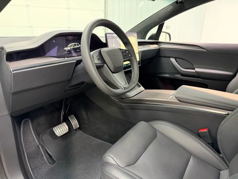 Used 2026 Tesla Model X image 12
