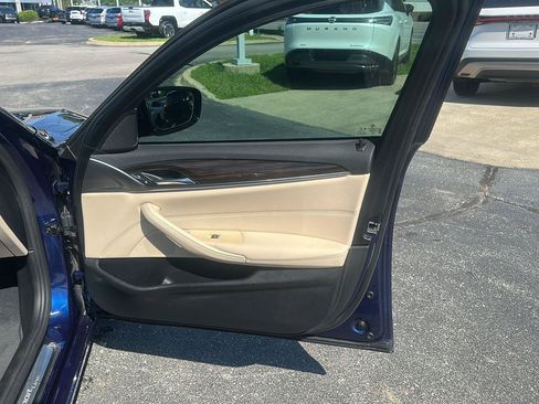 Used 2019 BMW 530i xDrive w/ Convenience Package AWD/4WD image 8