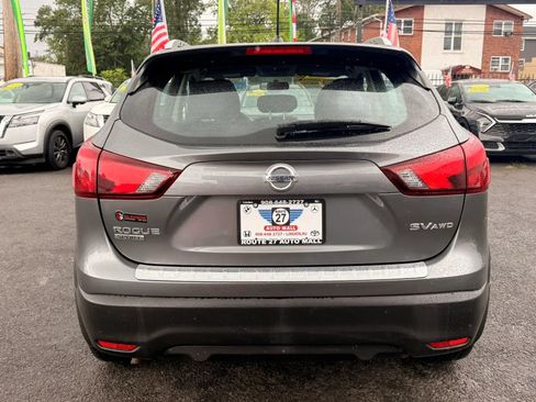 Used 2018 Nissan Rogue Sport SV w/ SV All-Weather Package AWD/4WD image 6