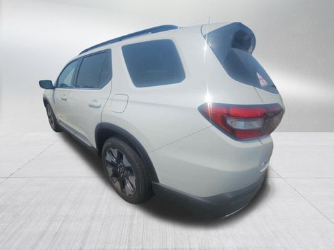 Used 2026 Honda Pilot Elite image 6