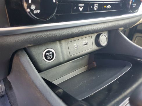 Used 2023 Nissan Rogue S image 15