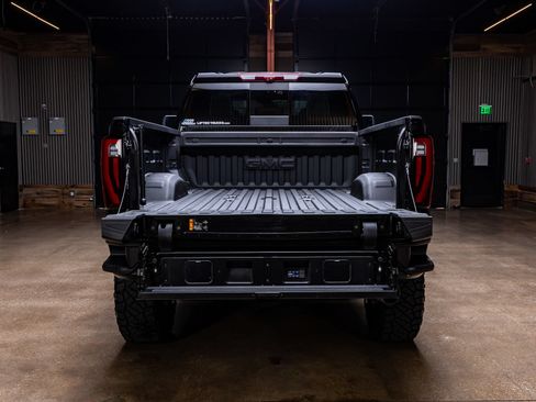 Used 2025 GMC Sierra 2500 Denali Ultimate w/ Max Trailering Package AWD/4WD image 9