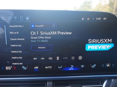 Used 2025 Chevrolet Equinox EV LT w/ Convenience Package image 29