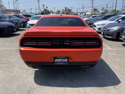 Used 2020 Dodge Challenger SXT RWD image 7