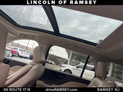 Used 2023 Lincoln Aviator AWD w/ Premium Package image 15