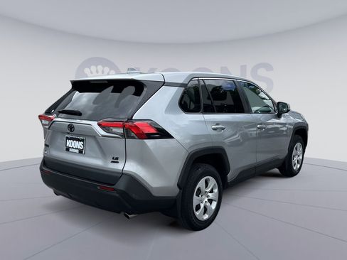 Used 2024 Toyota RAV4 LE AWD/4WD image 7