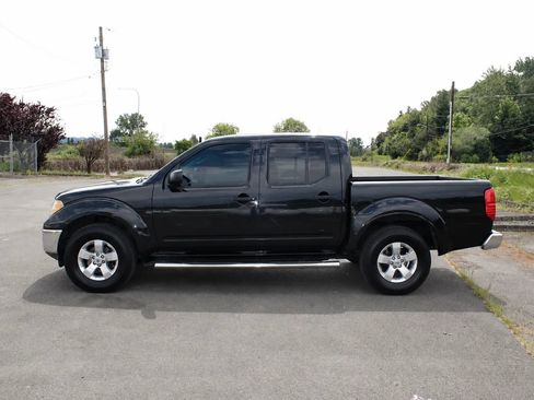 Used 2011 Nissan Frontier SV RWD image 4