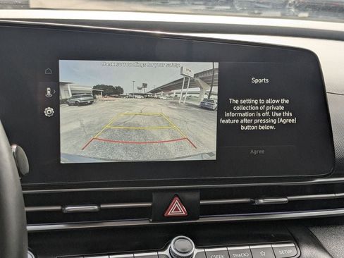 Used 2025 Hyundai Elantra SEL FWD image 20