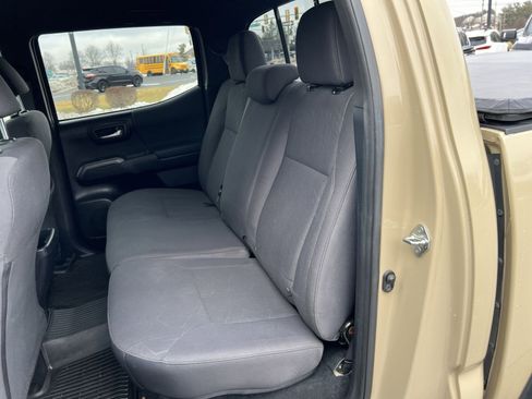 Used 2017 Toyota Tacoma TRD Off-Road w/ Tow Package image 22