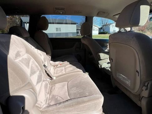 Used 2009 Toyota Sienna LE image 13