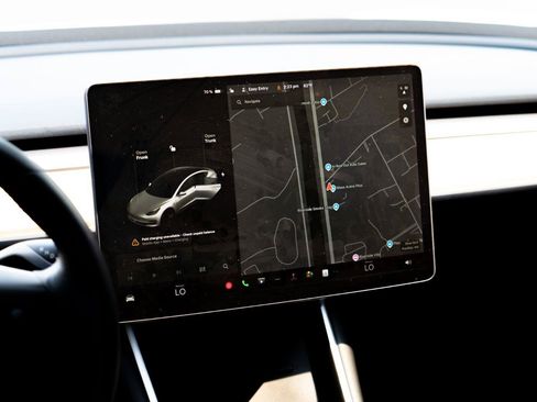 Used 2019 Tesla Model 3 Standard Range Plus RWD image 17