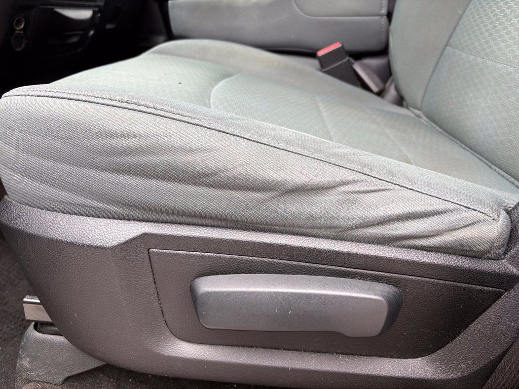 Used 2015 RAM 1500 Express AWD/4WD image 15