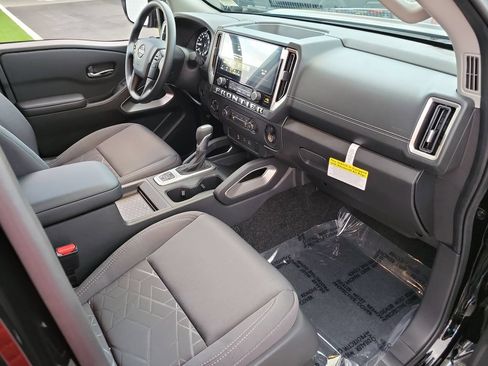 New 2026 Nissan Frontier SV w/ Tow Package AWD/4WD image 11
