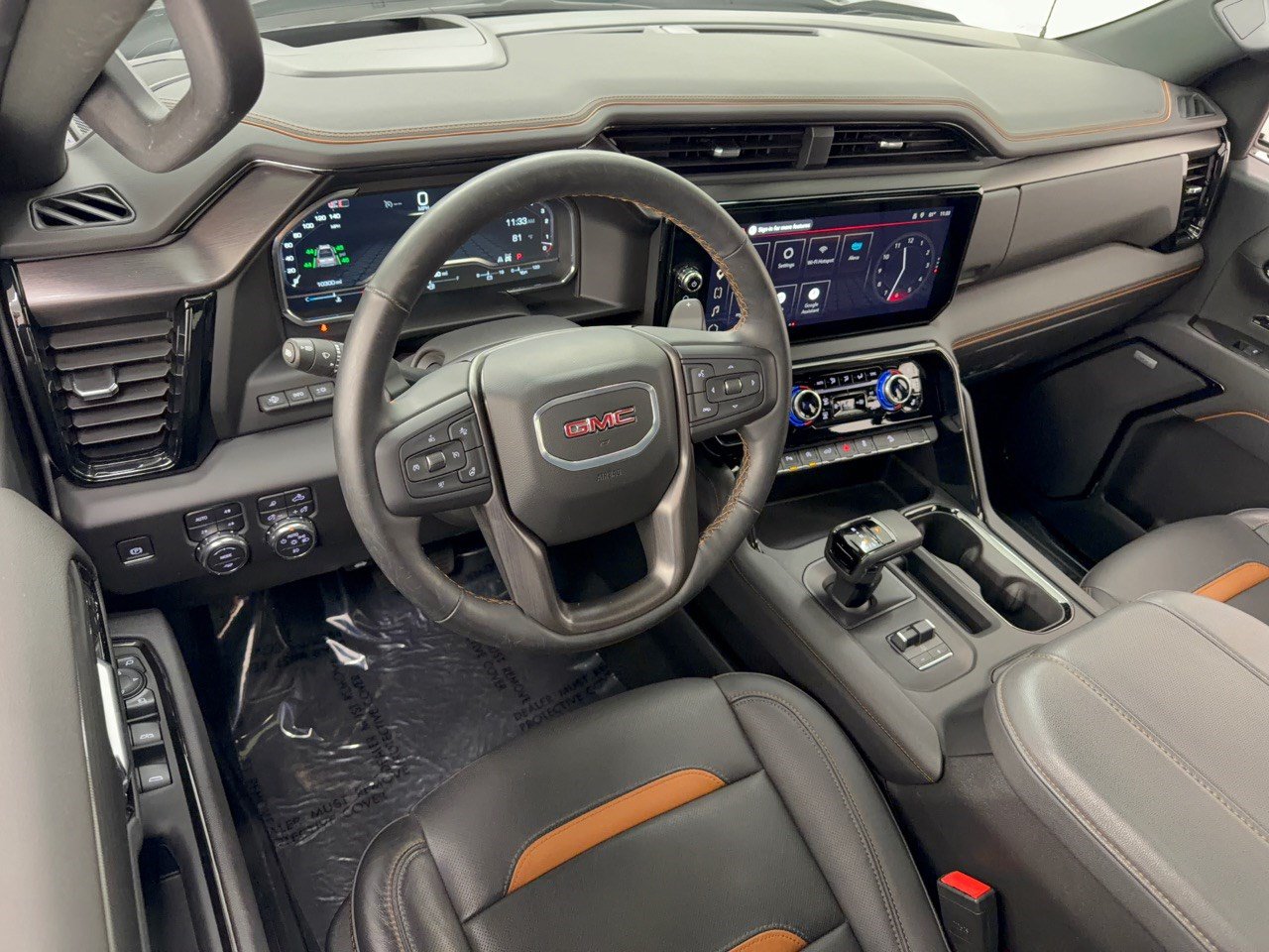 Used 2025 GMC Sierra 1500 AT4 w/ AT4 Premium Package AWD/4WD image 4