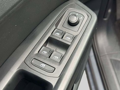 Used 2020 Volkswagen Atlas Cross Sport SE w/ Panoramic Sunroof Package image 22