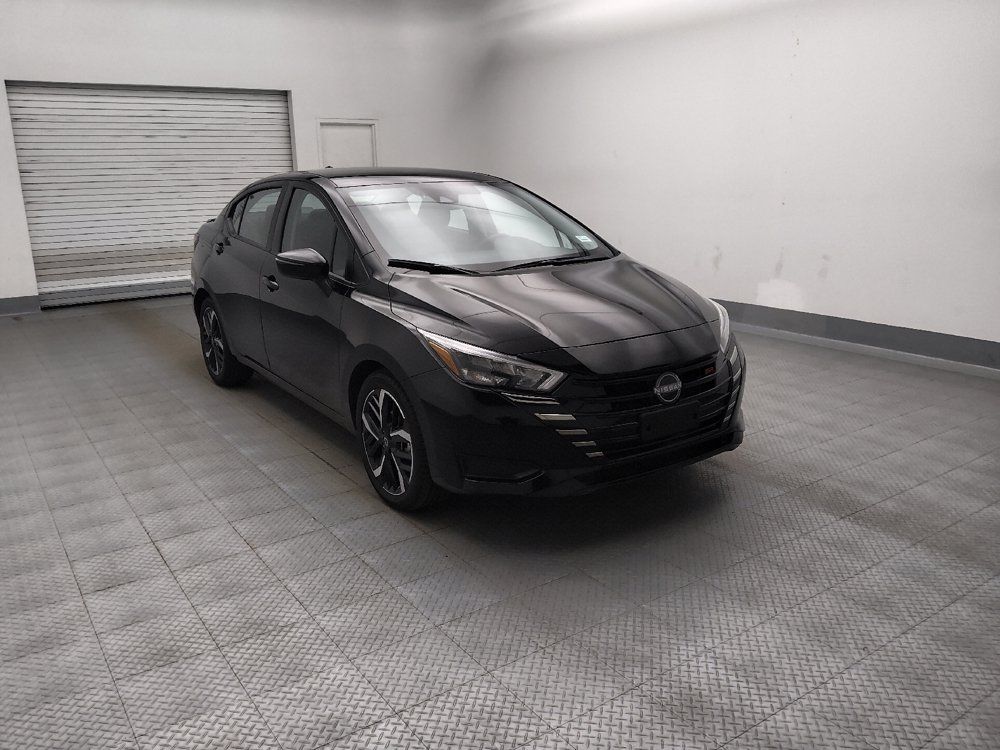 Used 2024 Nissan Versa SR FWD image 13