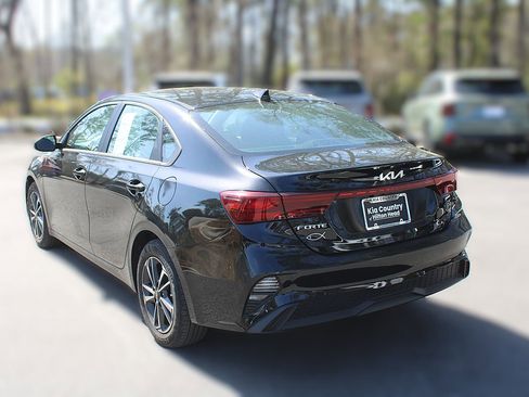 Certified 2024 Kia Forte LXS w/ LXS Technology Package image 7