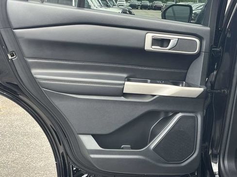Used 2022 Ford Explorer XLT RWD image 17