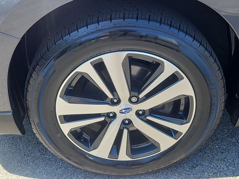 Used 2019 Subaru Outback 2.5i Limited AWD/4WD image 4