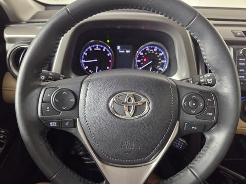 Used 2018 Toyota RAV4 Limited FWD image 15