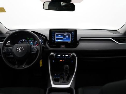 Used 2022 Toyota RAV4 LE image 15