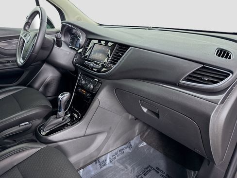 Used 2022 Buick Encore Preferred w/ Safety Package image 28