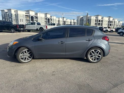 Used 2016 Kia Forte SX FWD image 11