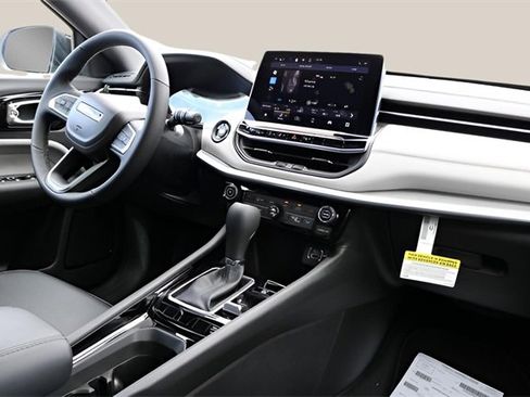 New 2026 Jeep Compass Limited image 18