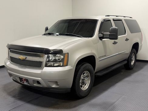 Used 2007 Chevrolet Suburban 2500 w/ Skid Plate Package AWD/4WD image 1