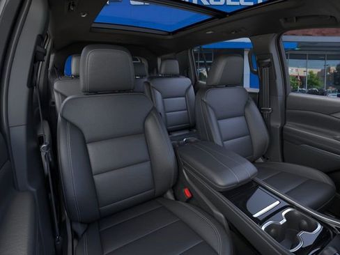 New 2026 Chevrolet Traverse LT w/ Sun and Wheel Package AWD/4WD image 16