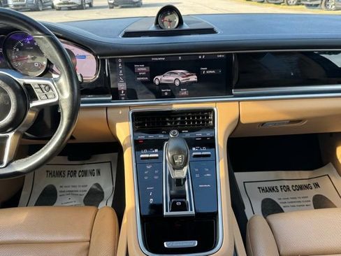 Used 2018 Porsche Panamera image 20