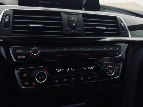 Used 2019 BMW M4 Convertible w/ Competition Package image 31