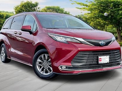 Certified 2023 Toyota Sienna XLE