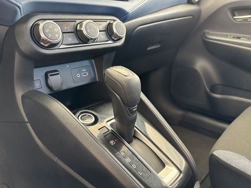 Used 2025 Nissan Versa SV FWD image 41