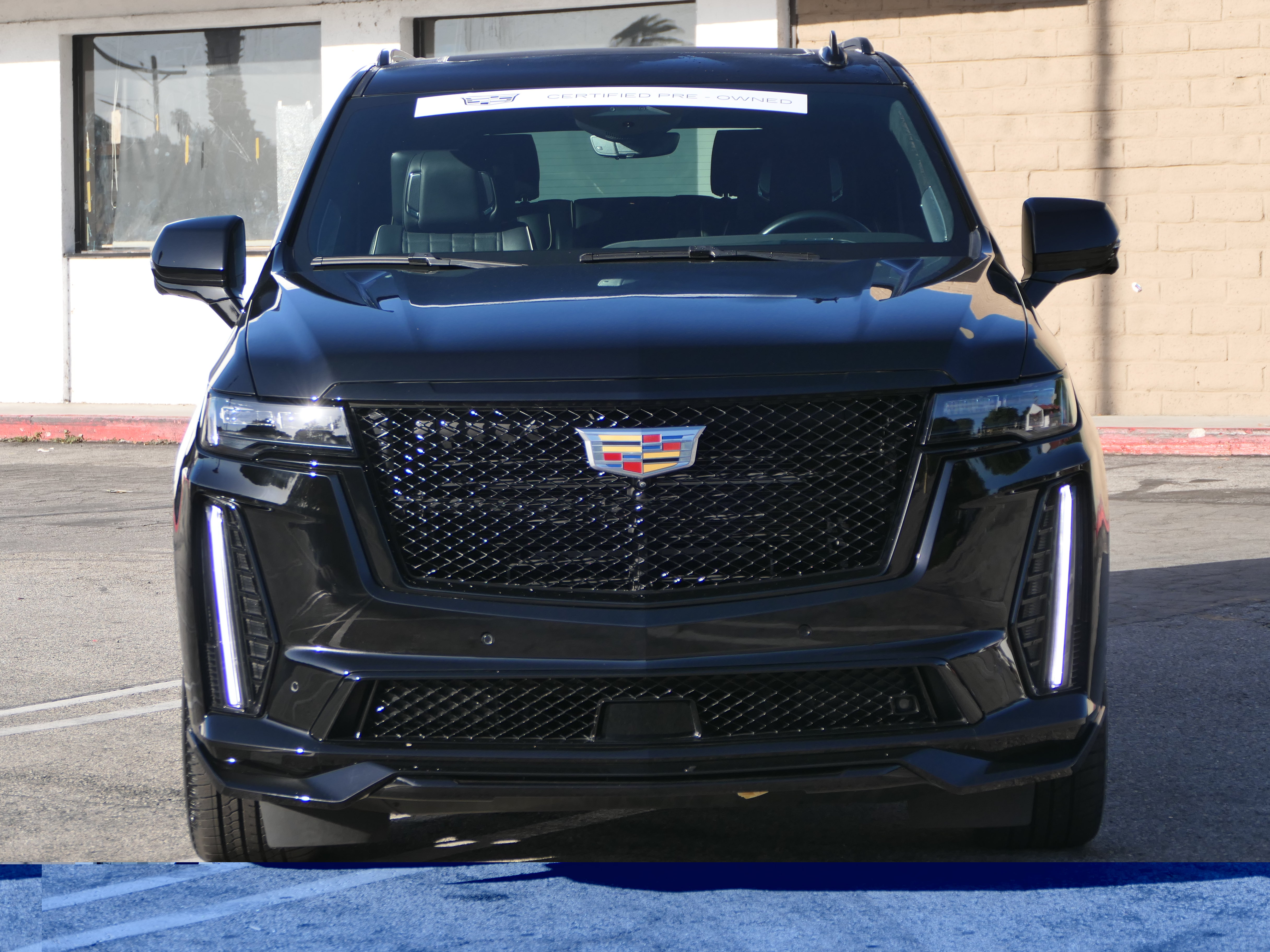 Used 2023 Cadillac Escalade ESV V AWD/4WD image 9