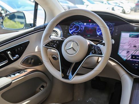 Used 2022 Mercedes-Benz EQS 580 4MATIC Sedan image 13