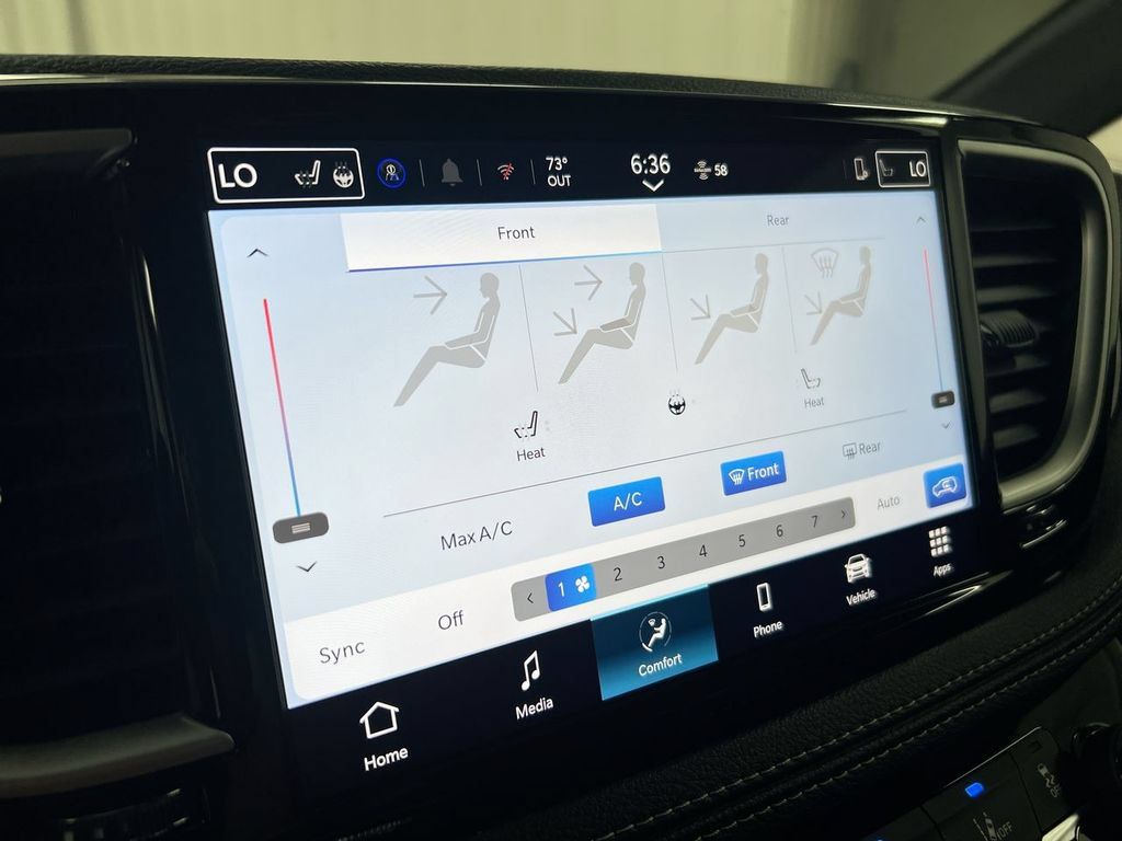 New 2026 Chrysler Pacifica Select FWD image 16
