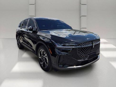 Used 2024 Lincoln Nautilus Premier w/ Equipment Group 102A AWD/4WD image 3