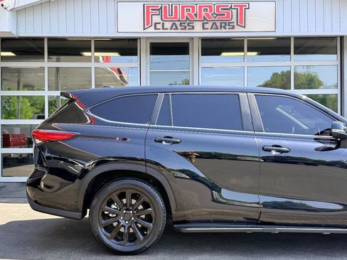 Used 2023 Toyota Highlander L FWD image 10