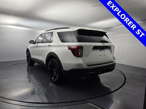 Used 2020 Ford Explorer ST w/ ST Street Pack image 8