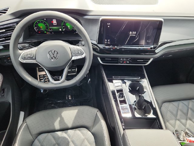 New 2026 Volkswagen Atlas Cross Sport SEL Premium R-Line AWD/4WD image 9