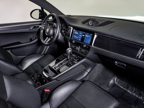 Certified 2023 Porsche Macan GTS image 14