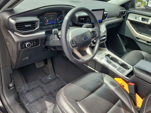 Certified 2023 Ford Explorer XLT w/ Equipment Group 202A RWD image 23