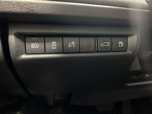 Used 2025 Toyota Camry LE image 38